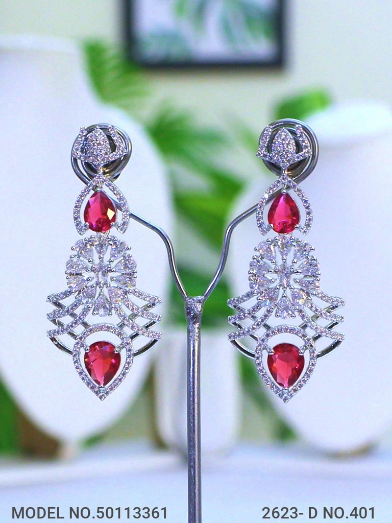 Necklace Set crafted for bold Women