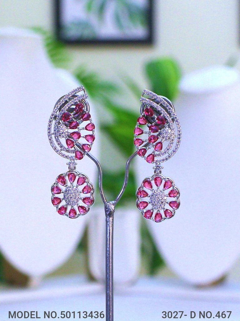 Classic Modern Day Gift Jewelry for Women