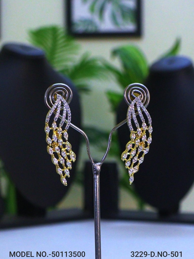 Be a Showstopper in any Party !
