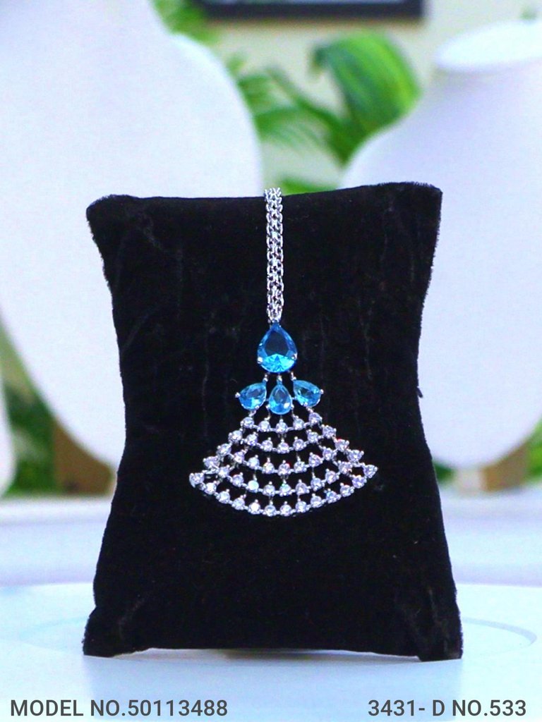 Eye catchy Necklace set