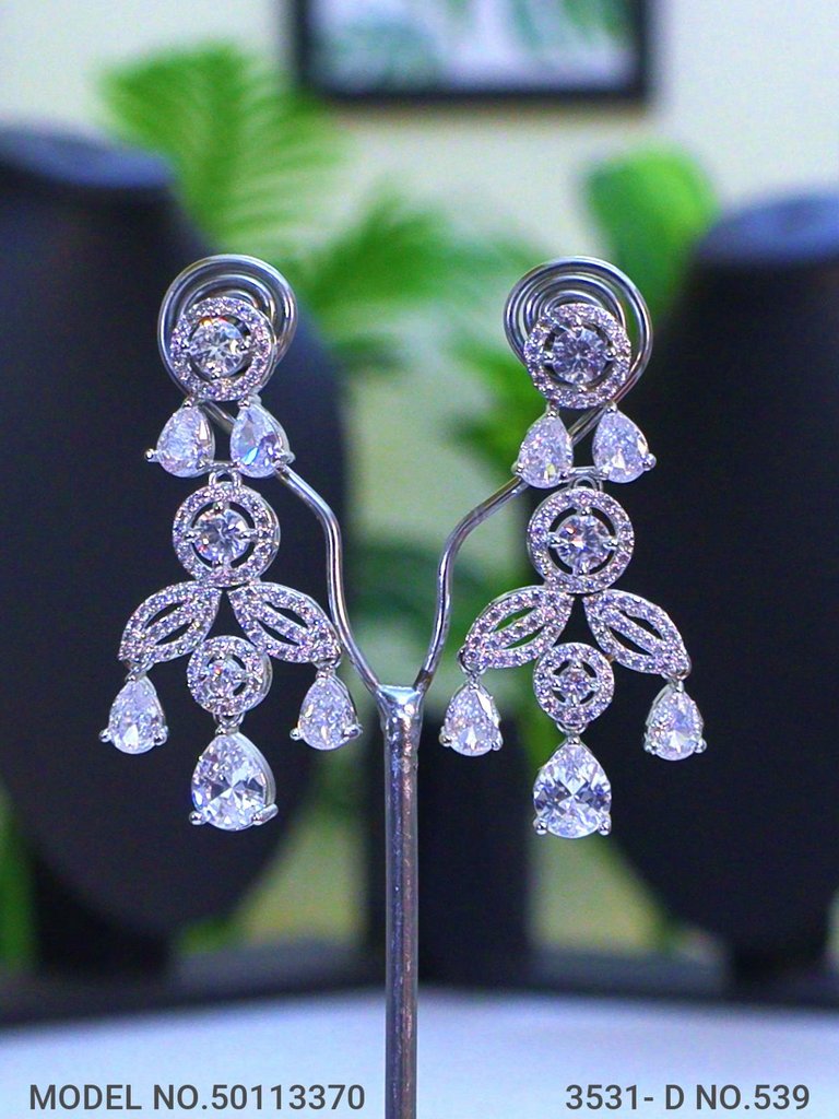Classic Modern Day Gift Jewelry for Women