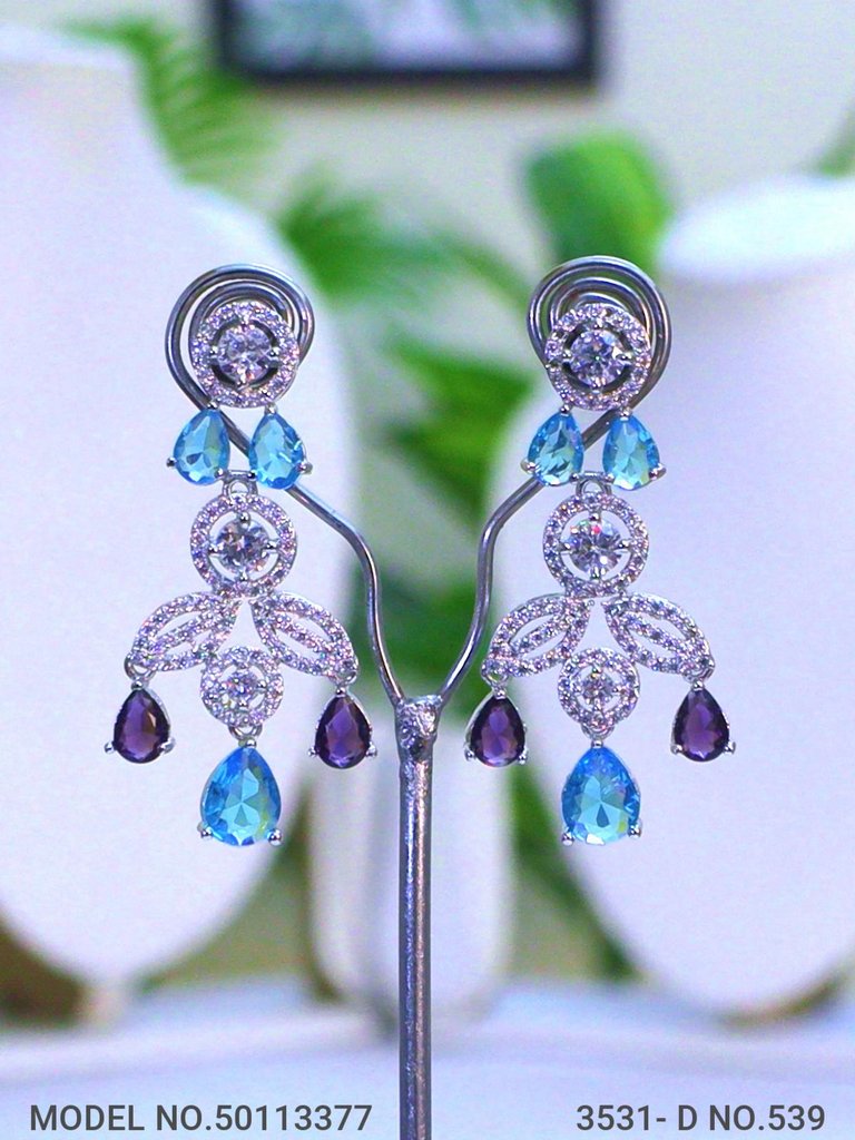 Necklace Set crafted for bold Women