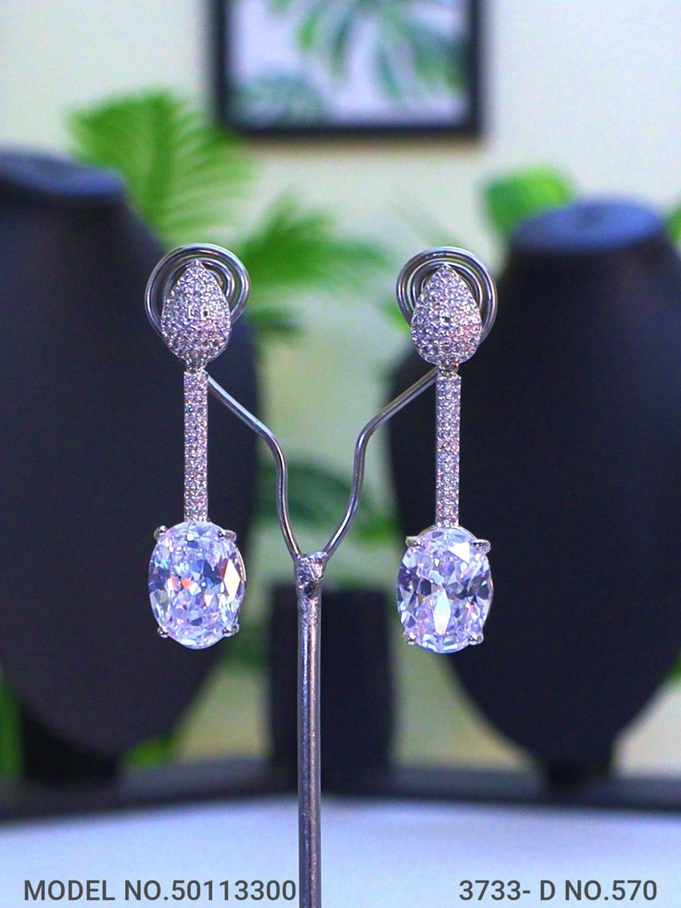 Smart Alternative to Expensive Diamond Jewelry