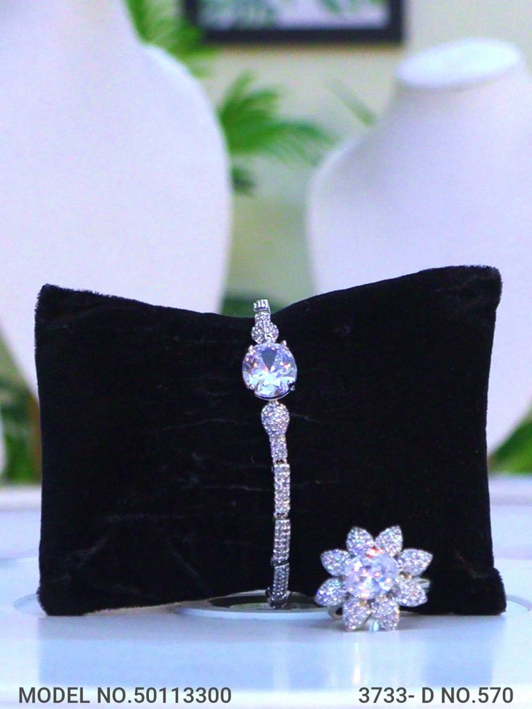 Smart Alternative to Expensive Diamond Jewelry