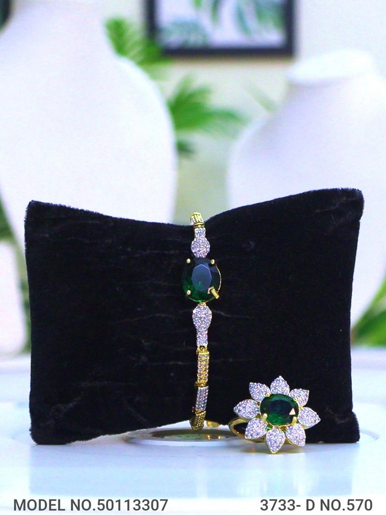 Classic Pattern | Fine Fashion Jewelry
