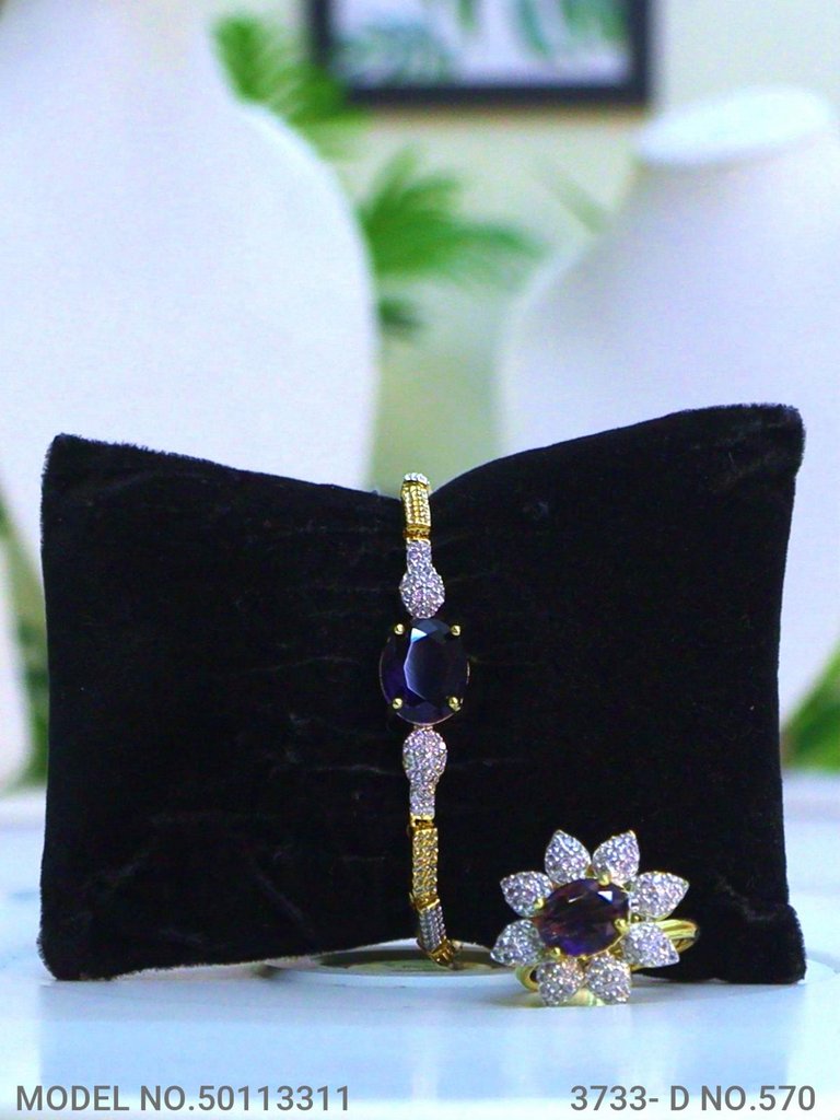 Be a Showstopper in any Party !
