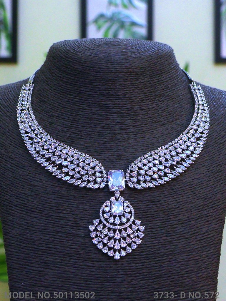 Necklace Set crafted for bold Women