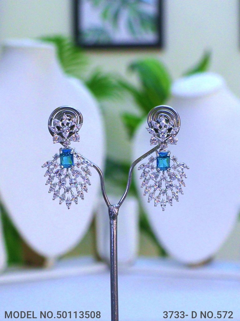 A Classic Cz Set for all Parties