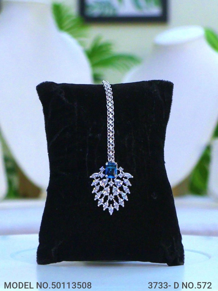 A Classic Cz Set for all Parties