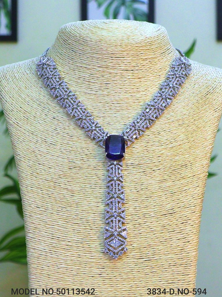 Eye catchy Necklace set