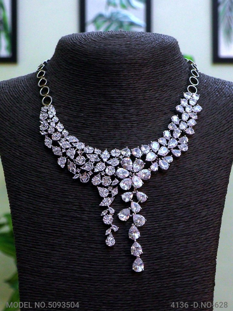 Traditional yet Trendy Design | Ideal for your Parties !