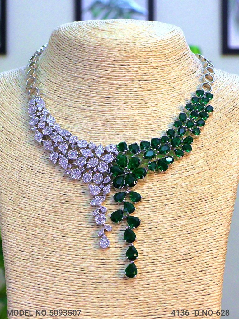 Traditional Necklaces in Trend