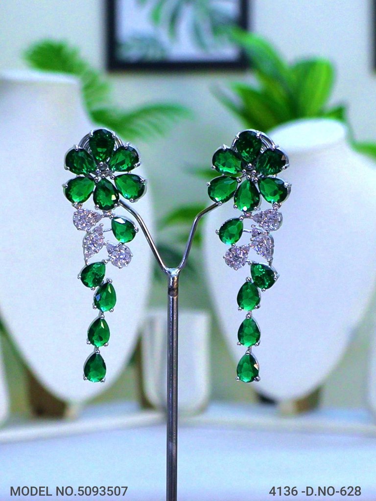 Traditional Necklaces in Trend