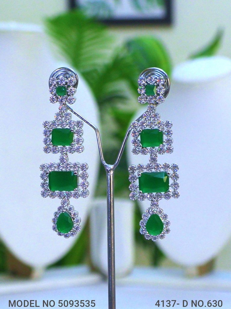Statement American Diamond Set