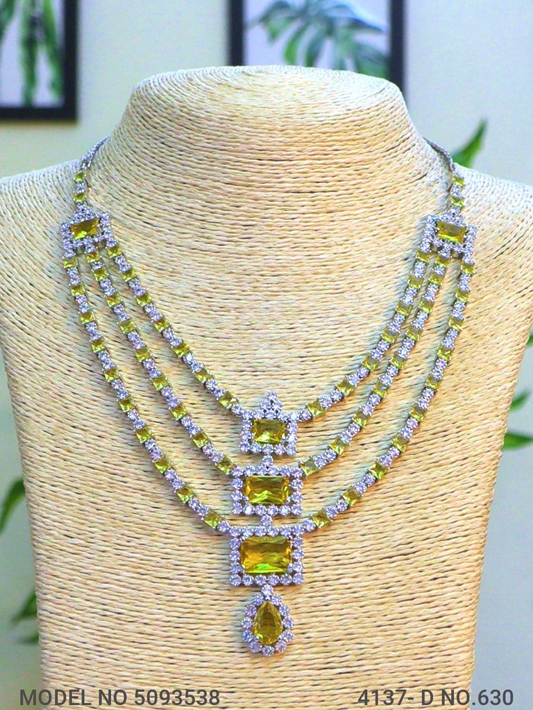 Traditional Zirconia Jewelry Set for Classy Women