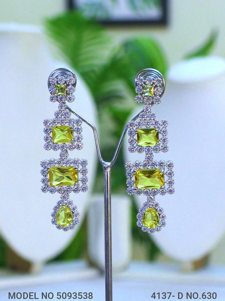 Traditional Zirconia Jewelry Set for Classy Women