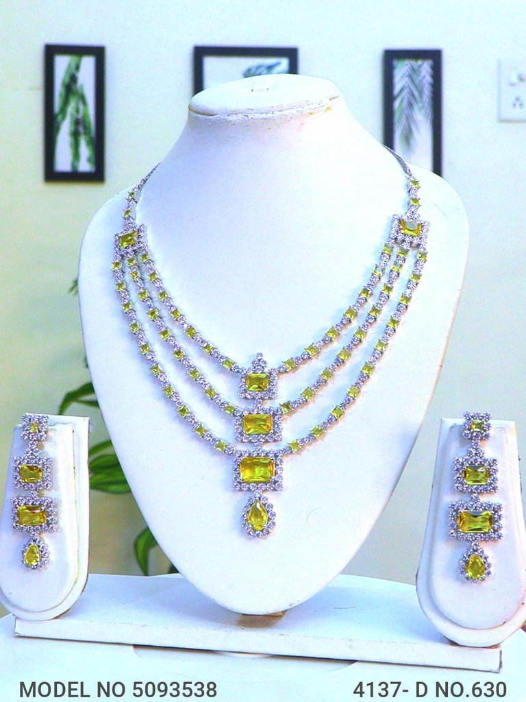 Traditional Zirconia Jewelry Set for Classy Women