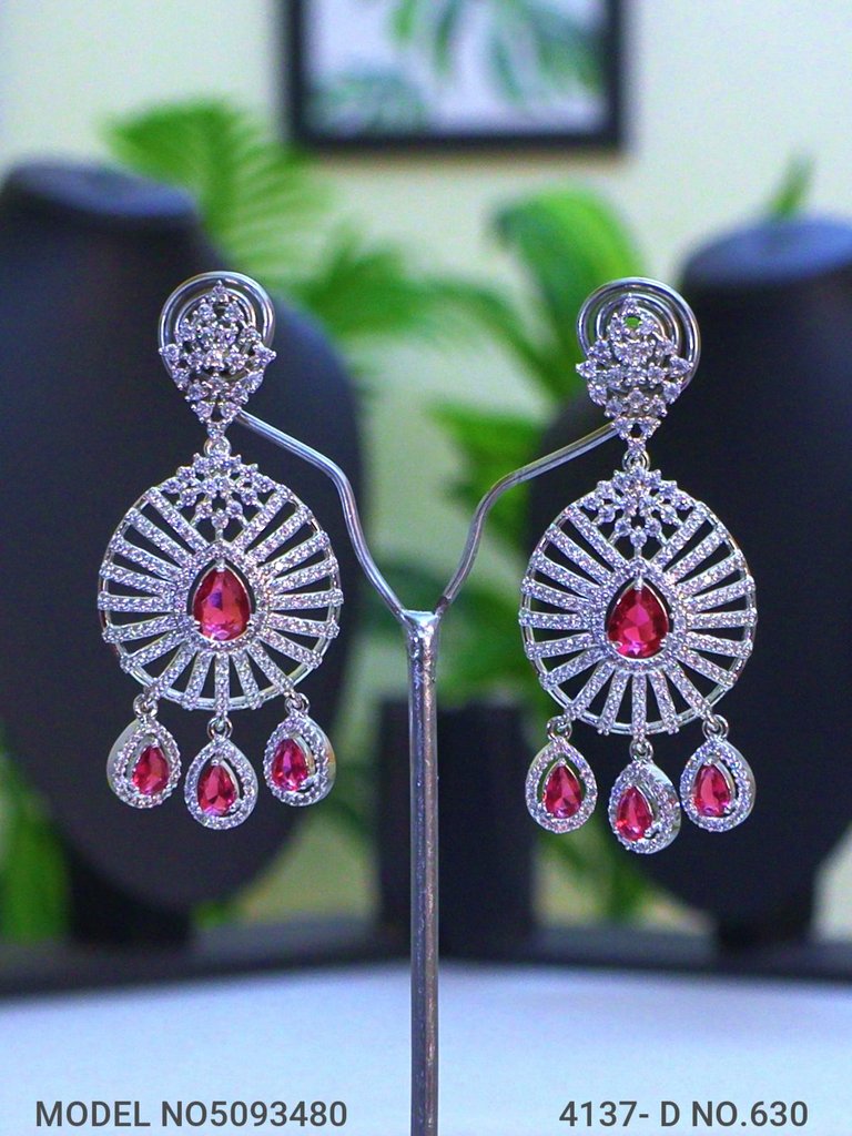 Traditional Necklaces in Trend