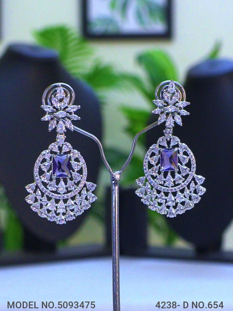 Statement Necklaces in Trend