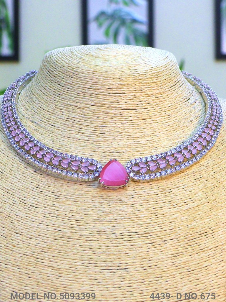 Traditional Necklaces in Trend