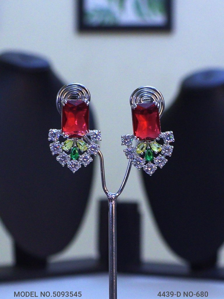 Statement Necklaces in Trend