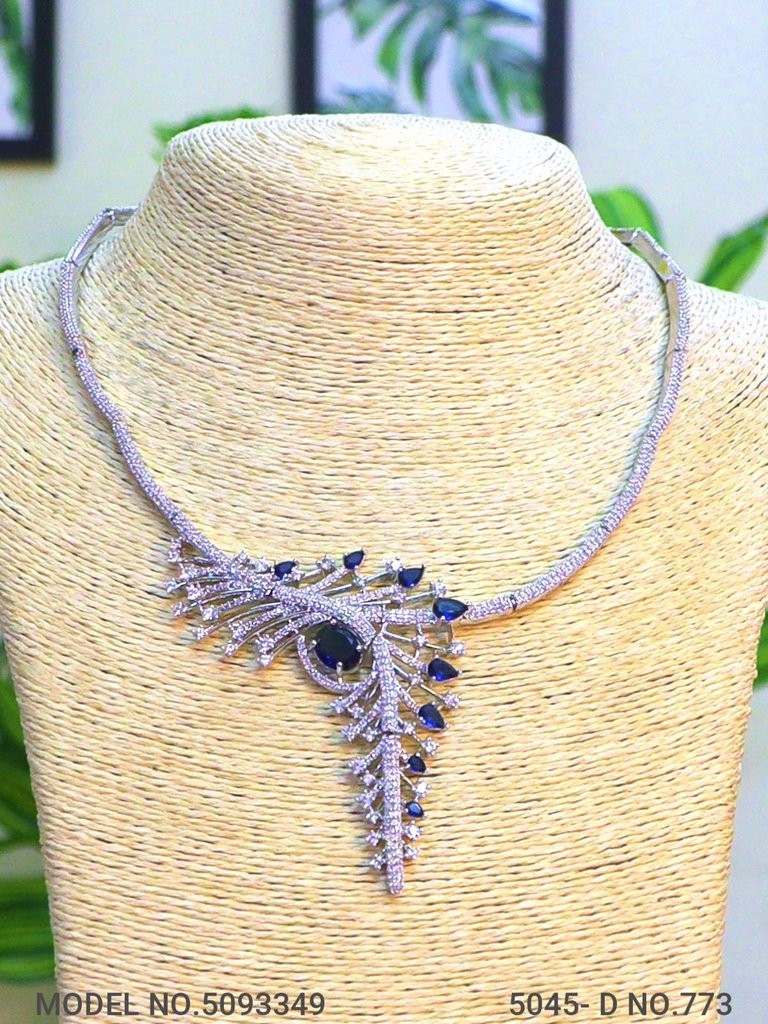 Necklace Designed by Passionate Craftsmen !