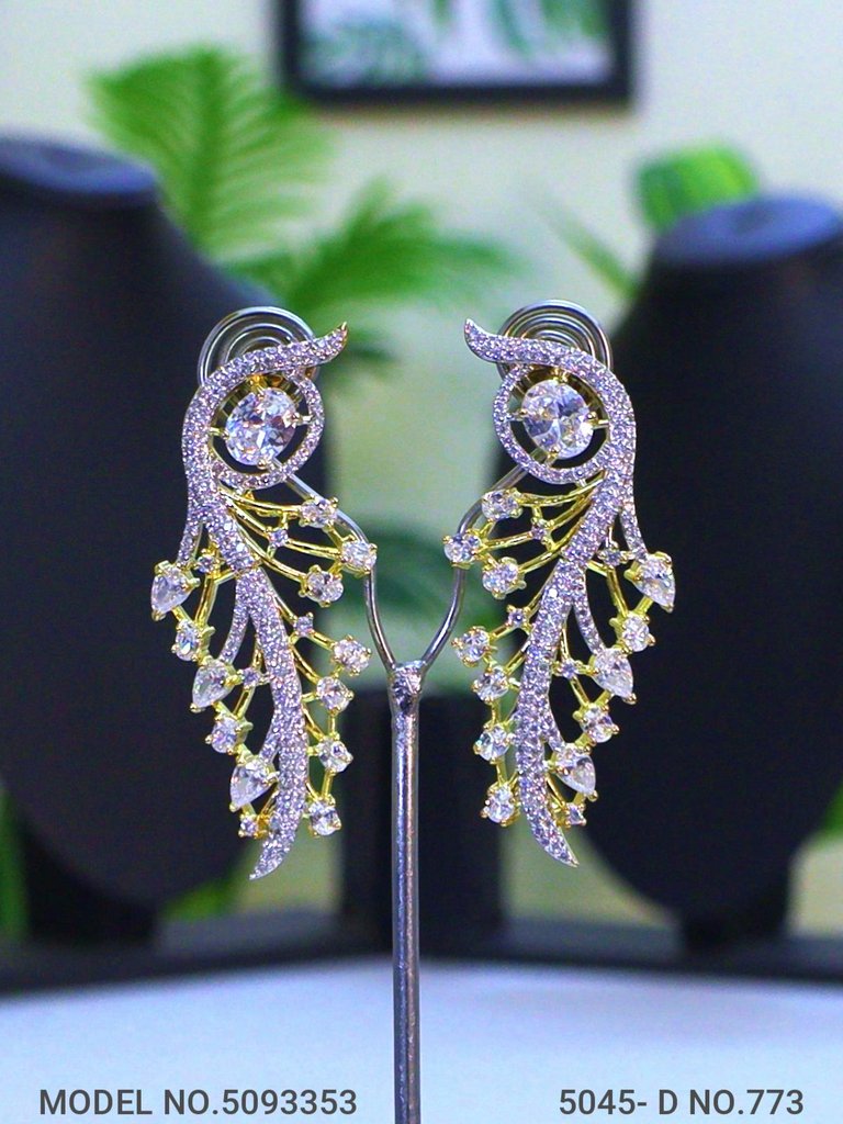 The best Gift for a Woman ! Jewelry