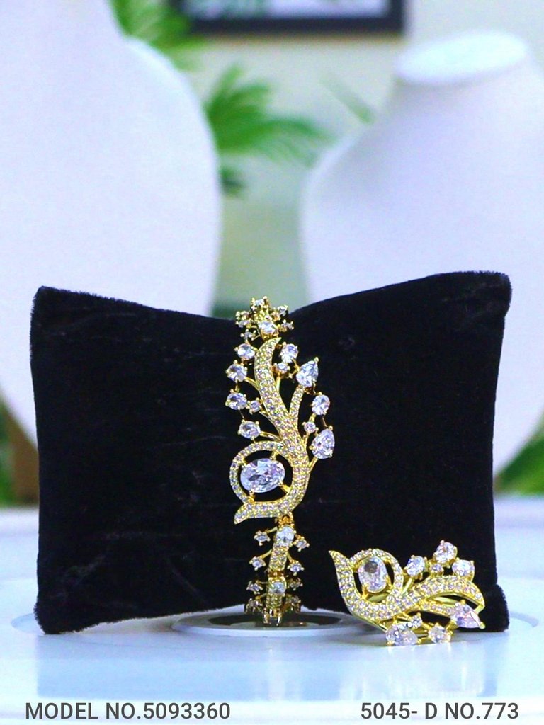 When Glamour meets Art !
