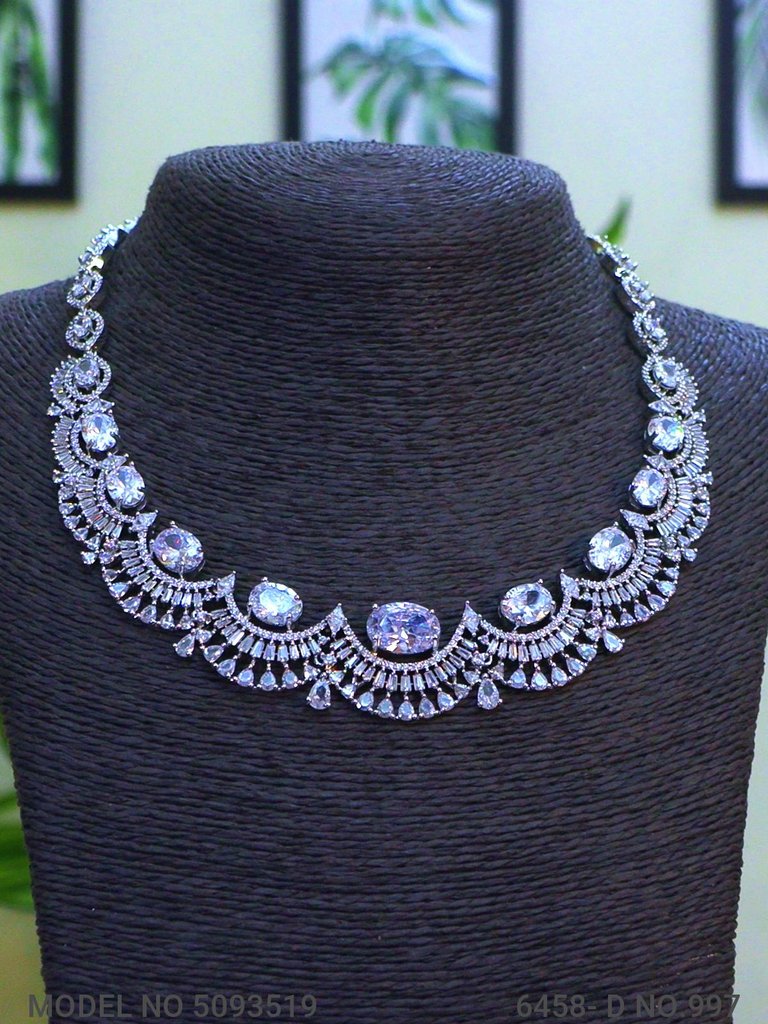 Traditional yet Trendy Design | Ideal for your Parties !