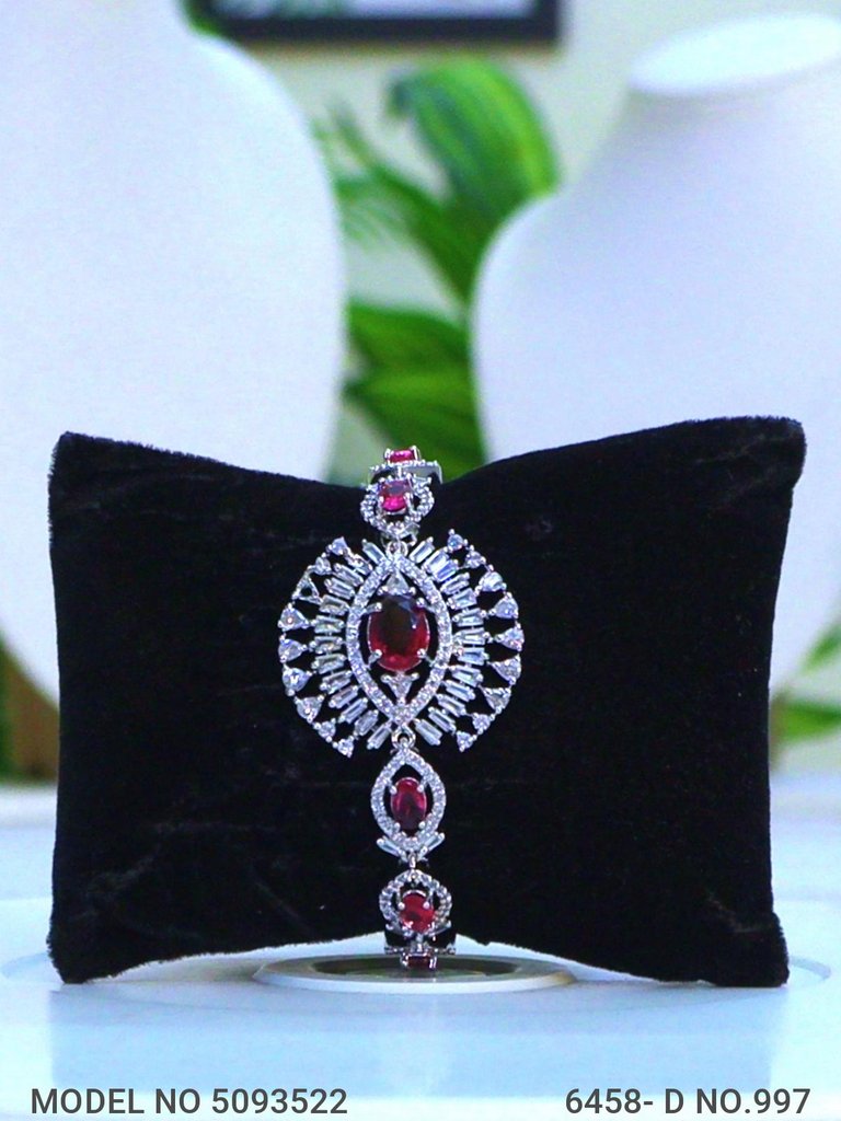 Traditional American Diamond Set