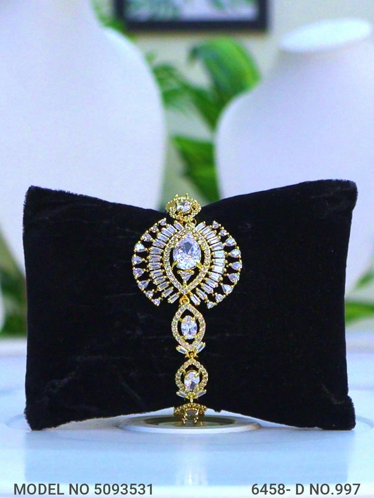 When Glamour meets Art !