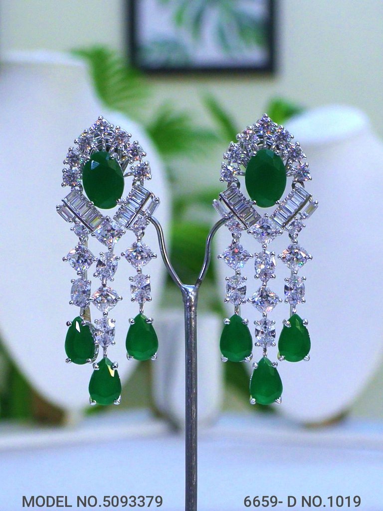 Traditional American Diamond Set