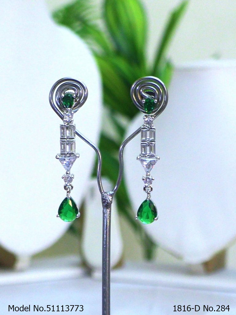 Necklace Set crafted for bold Women