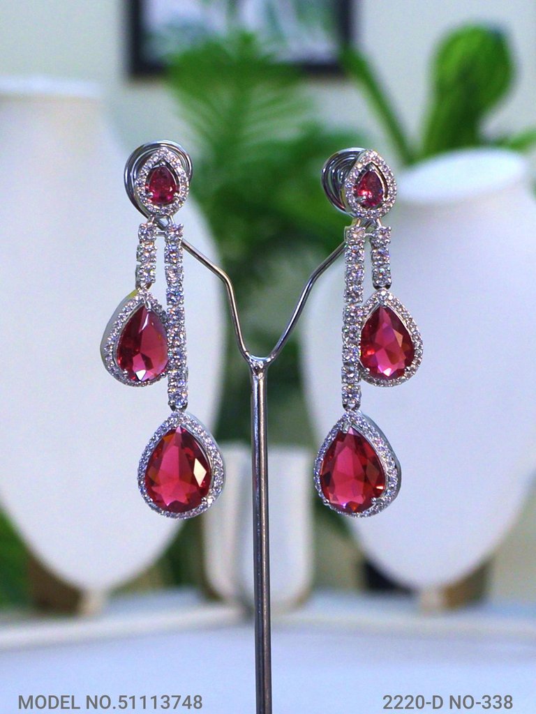 Necklace Set crafted for bold Women