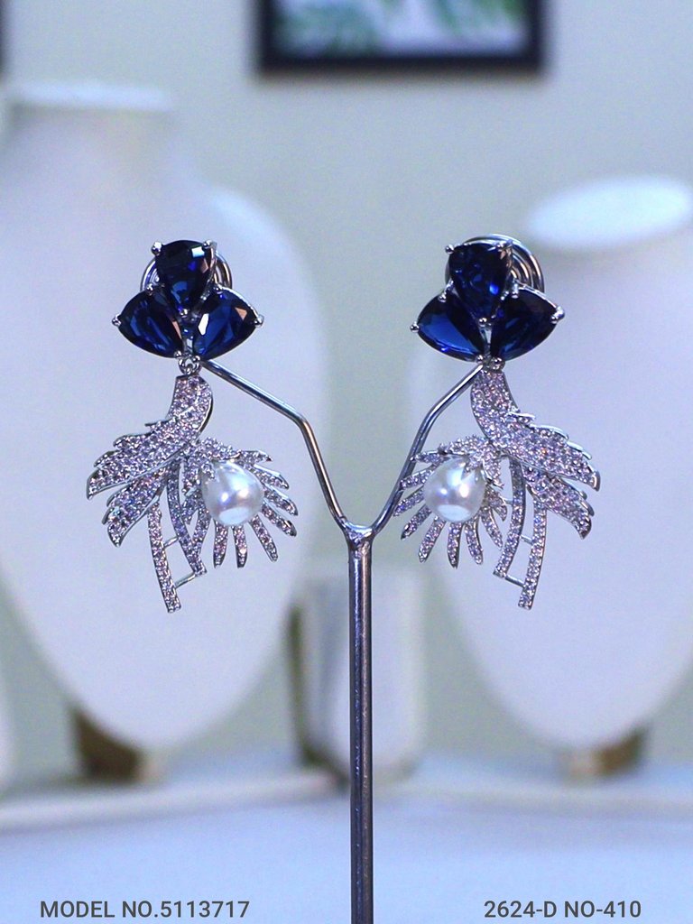 Designer Pendant in Wholesale