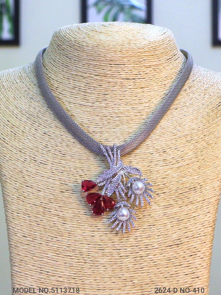 Traditional Pendant in Trend