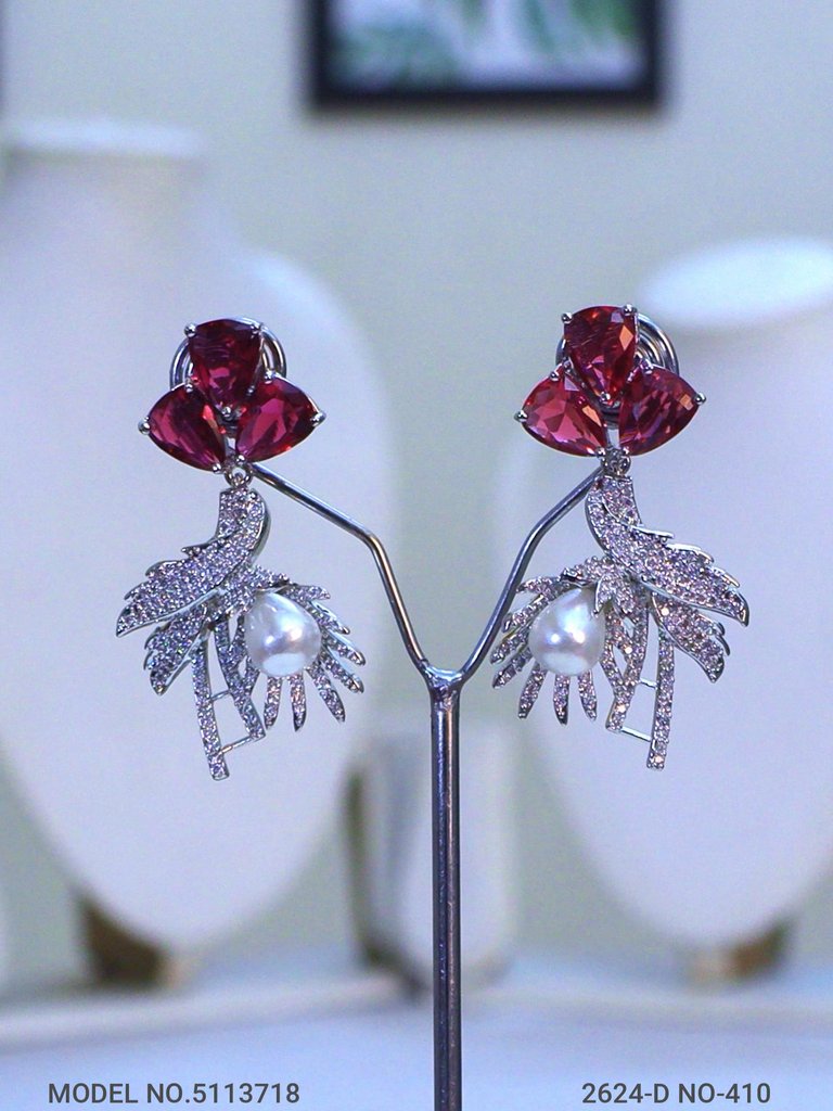 Traditional Pendant in Trend