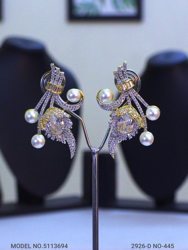 Classic Cz Pendant | Light Sets for All Occasions