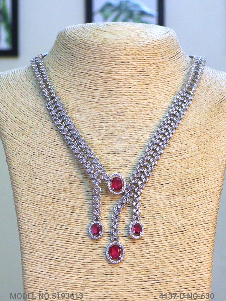 Traditional Necklaces in Trend