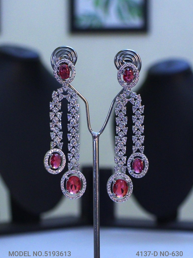 Traditional Necklaces in Trend