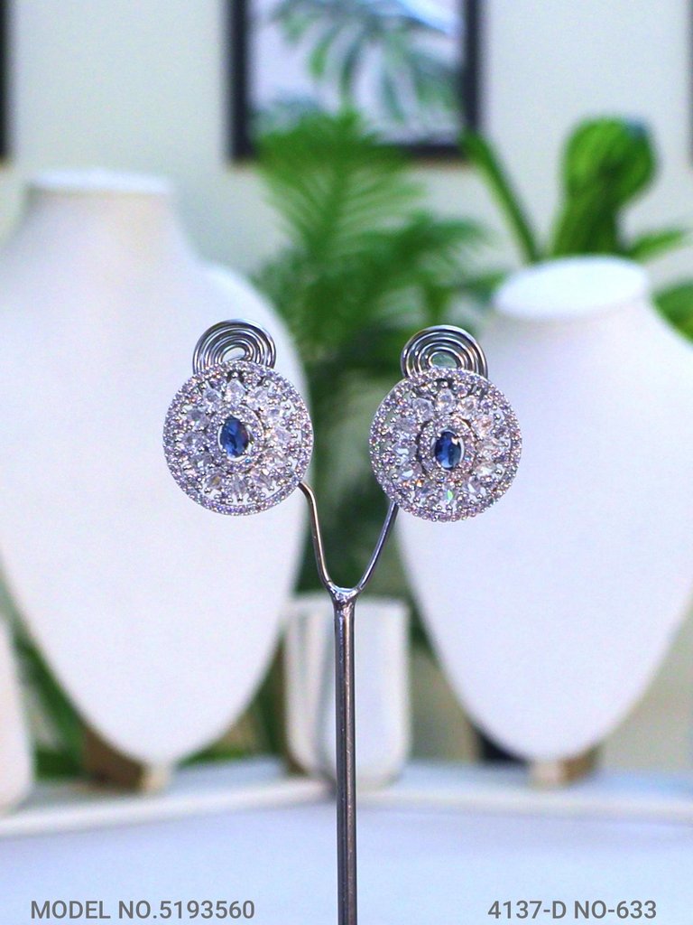 Traditional Zirconia Jewelry Set for Classy Women