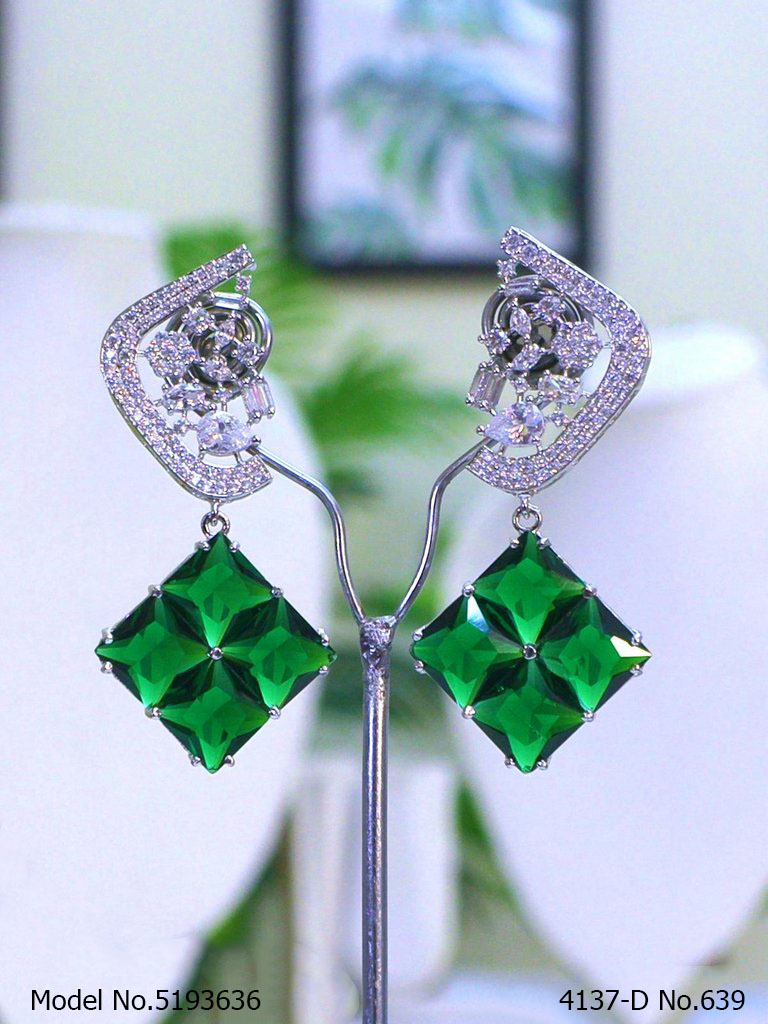 The best Gift for a Woman ! Jewelry