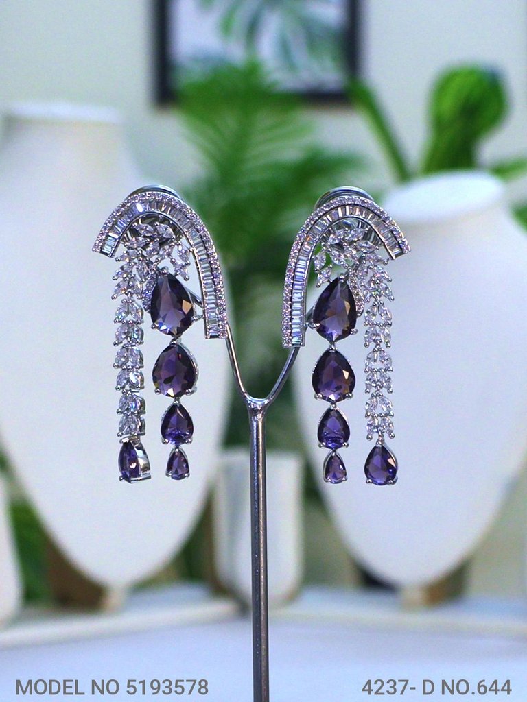 Traditional yet Trendy Design | Ideal for your Parties !