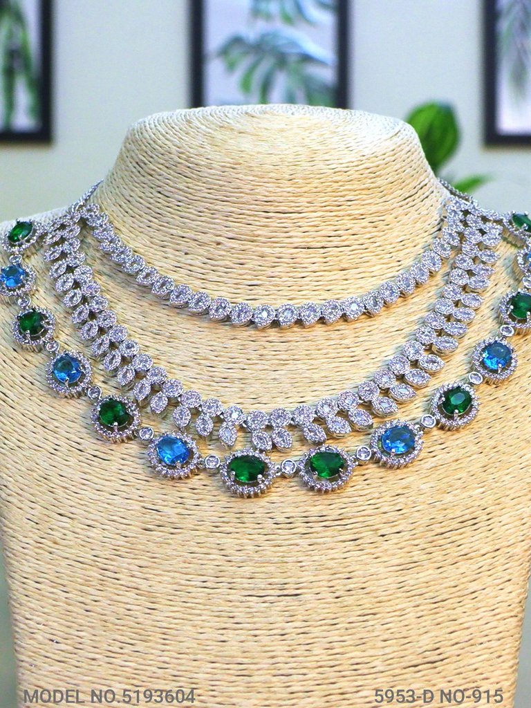 Friendship of Tradition and Trend