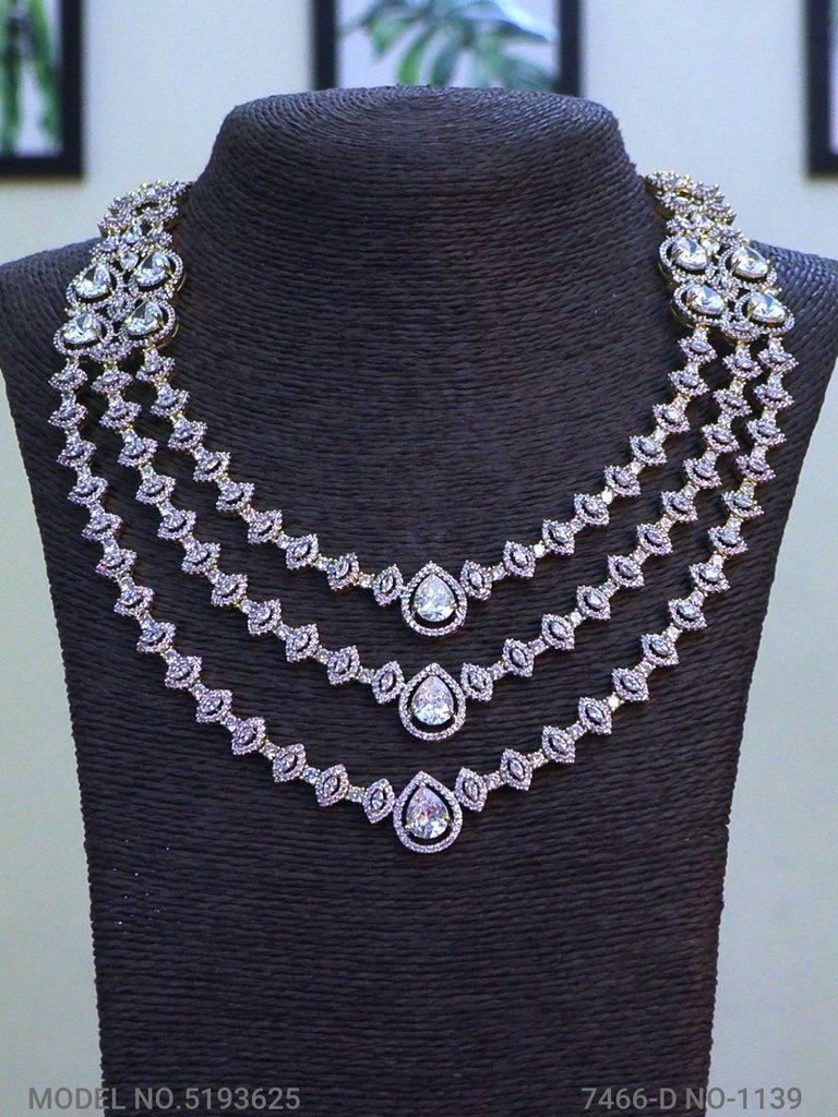 The best Gift for a Woman ! Jewelry