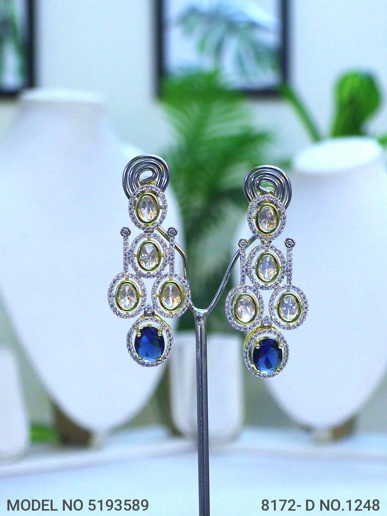 Statement Necklaces in Trend