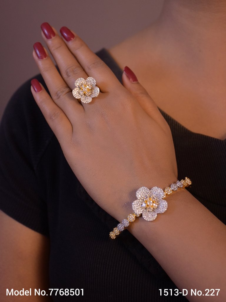 Buy Gold plated Imitation Jewelry Set Premium Polish short Laxmi Necklace  set Online - Griiham