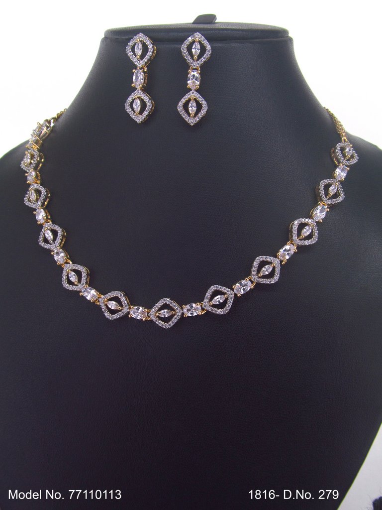 Necklace Set crafted for bold Women