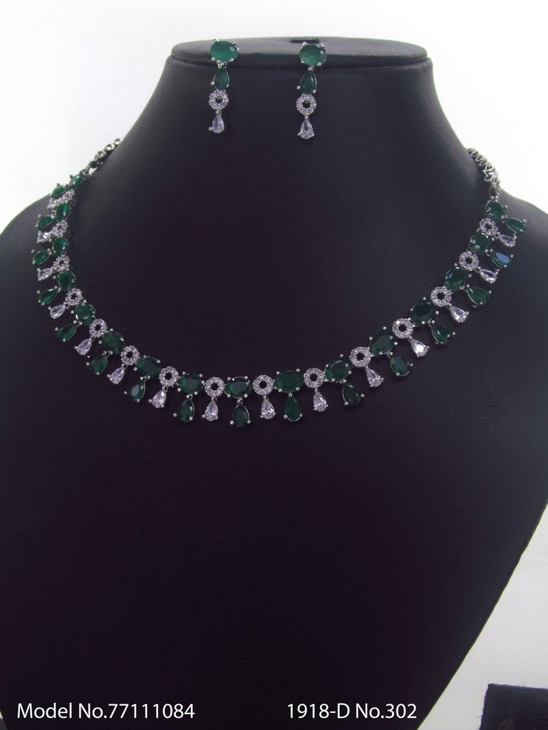 Classical Yet Trendy | Jewelry Set