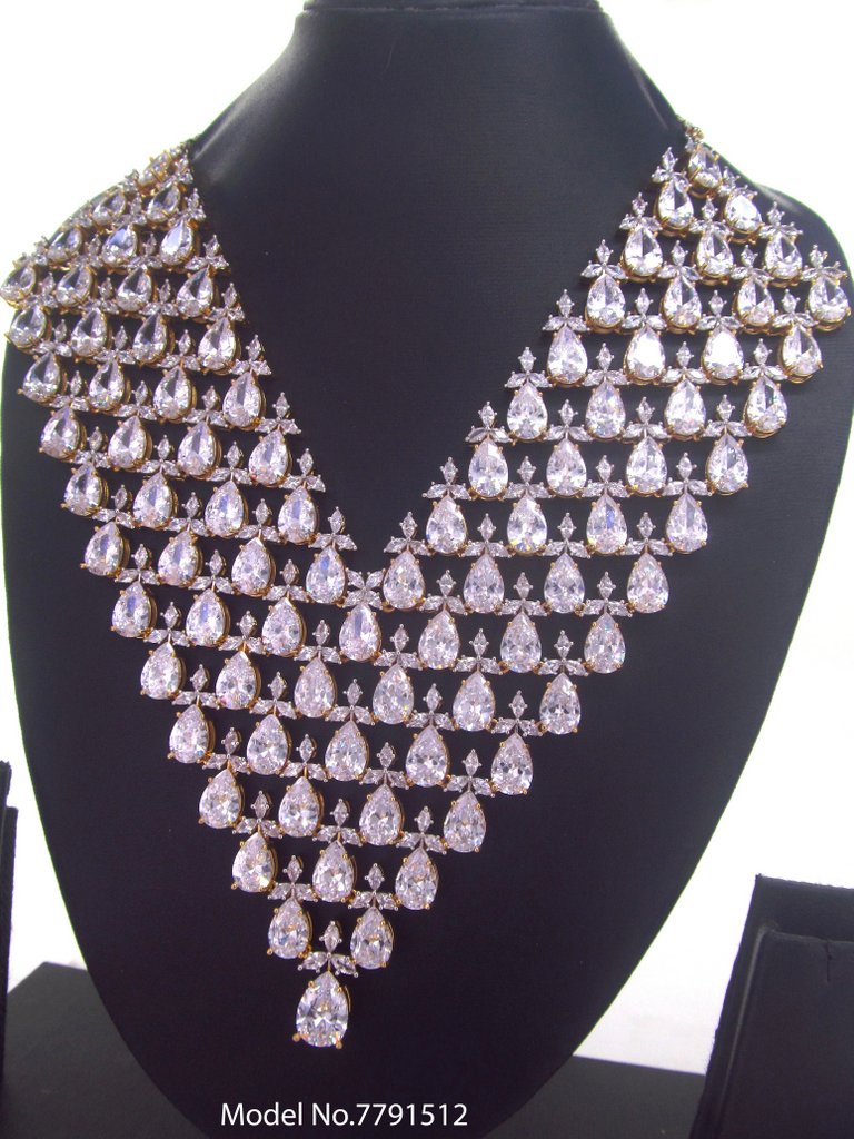 Bridesmaid Necklace Set for Traditional Weddings